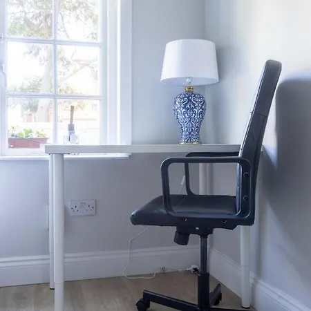 Guestready - Modernised In Monkstown * Dublín