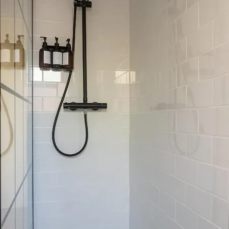 Guestready - Modernised In Monkstown