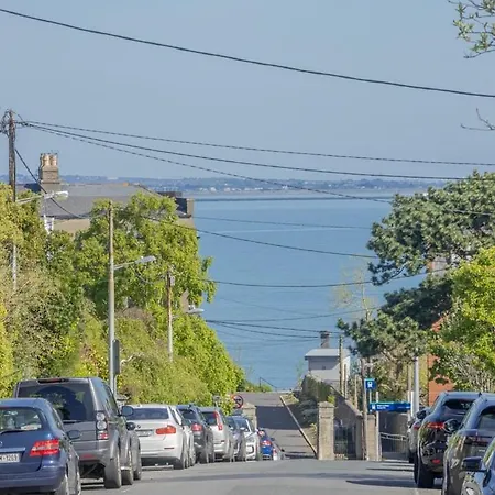 Guestready - Modernised In Monkstown בית נופש