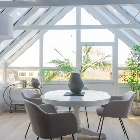 Guestready - Modernised In Monkstown *