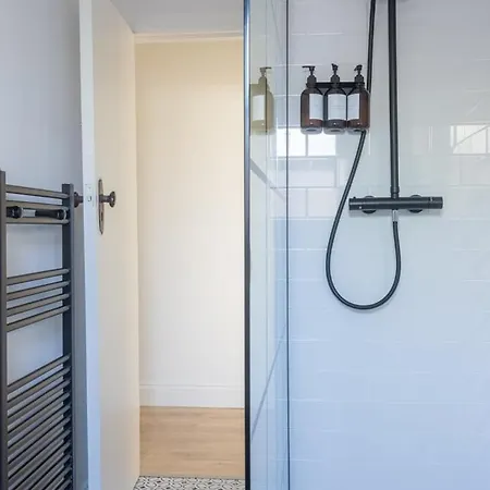 Guestready - Modernised In Monkstown