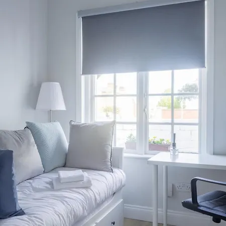 Pensjonat Guestready - Modernised In Monkstown *