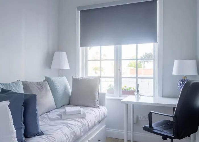 Ferienhaus Guestready - Modernised In Monkstown *