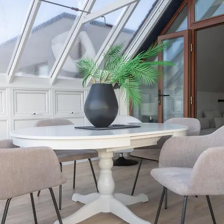 Guestready - Modernised In Monkstown Dublín