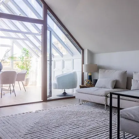 Pensión Guestready - Modernised In Monkstown *