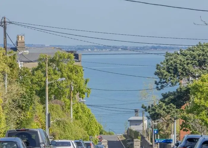 Guestready - Modernised In Monkstown Casa de Férias