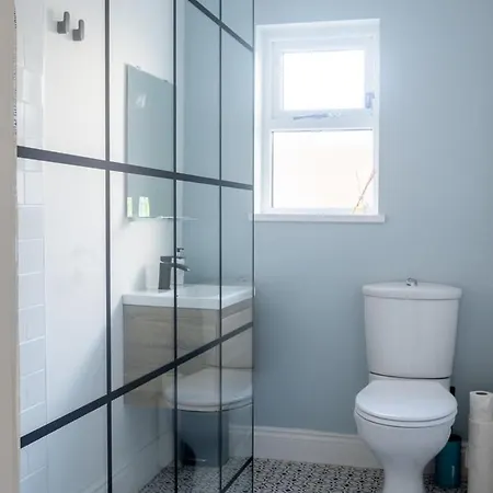 Guestready - Modernised In Monkstown * Dublin